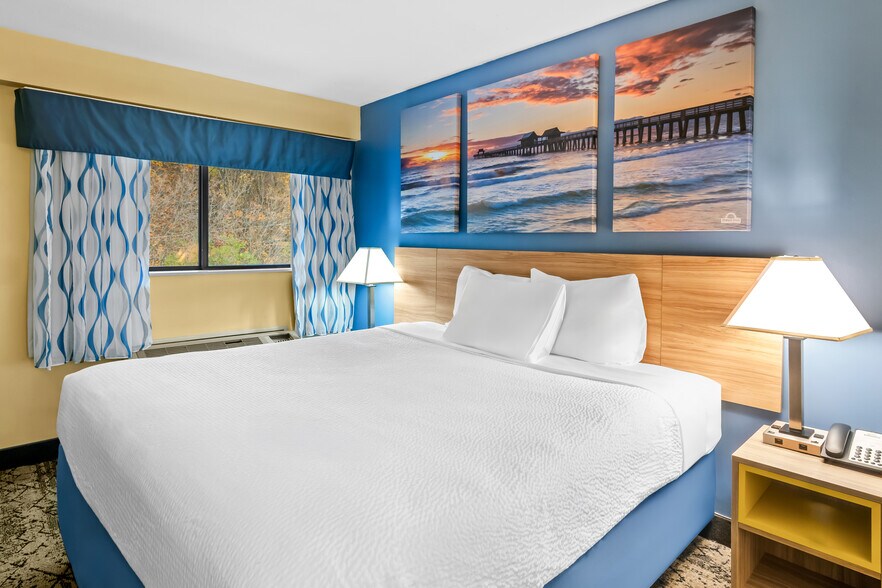 More Photos Of 1630 Richmond St, Mount Vernon Hotel For Sale