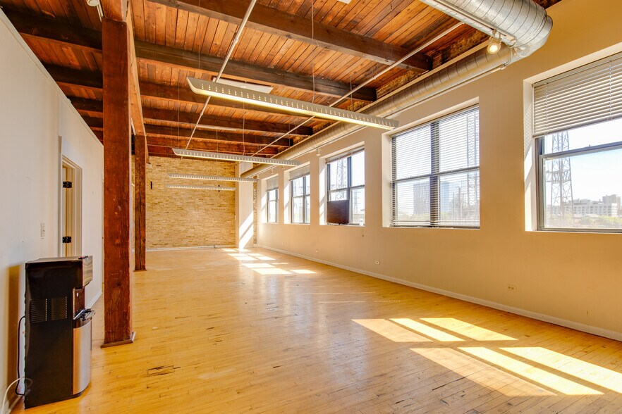 More Photos Of 1000 N Halsted St, Chicago Loft Creative Space For Lease