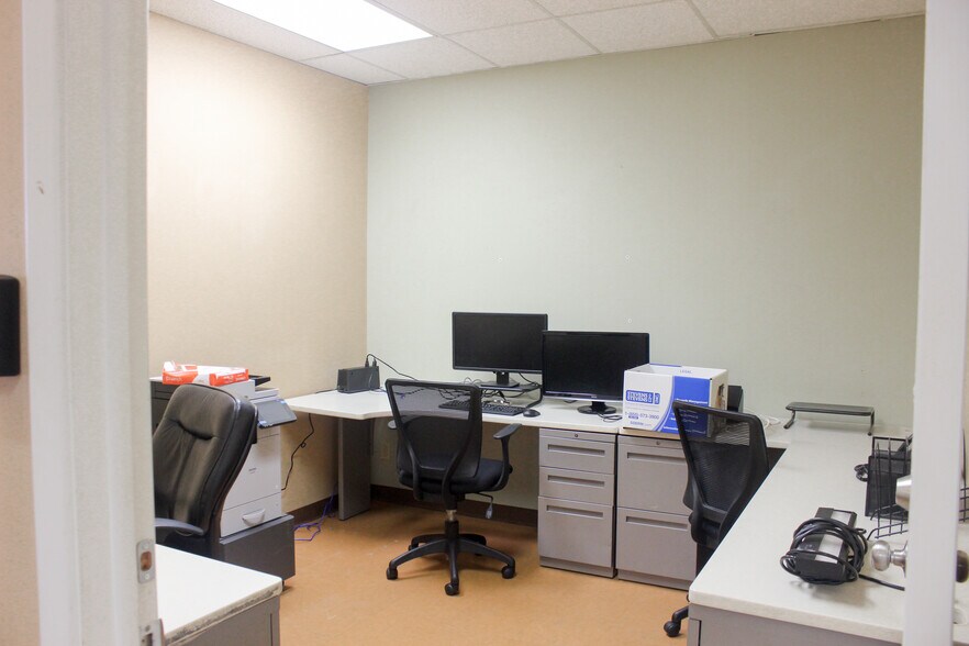 More Photos Of 804 N Belcher Rd, Clearwater Office For Sale