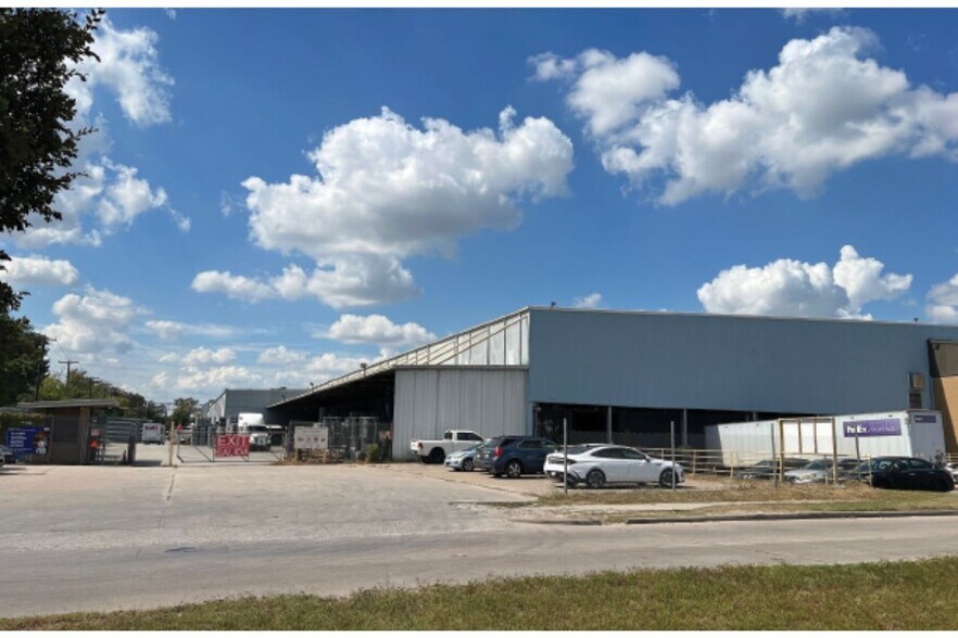 Primary Photo Of 8411 Irvington Blvd, Houston Manufacturing For Lease