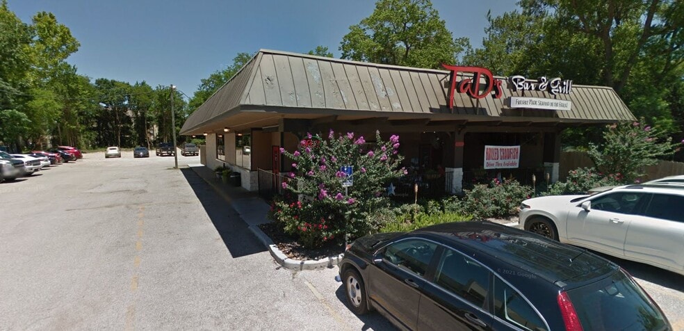 Primary Photo Of 1000 W Main St, Tomball Restaurant For Sale
