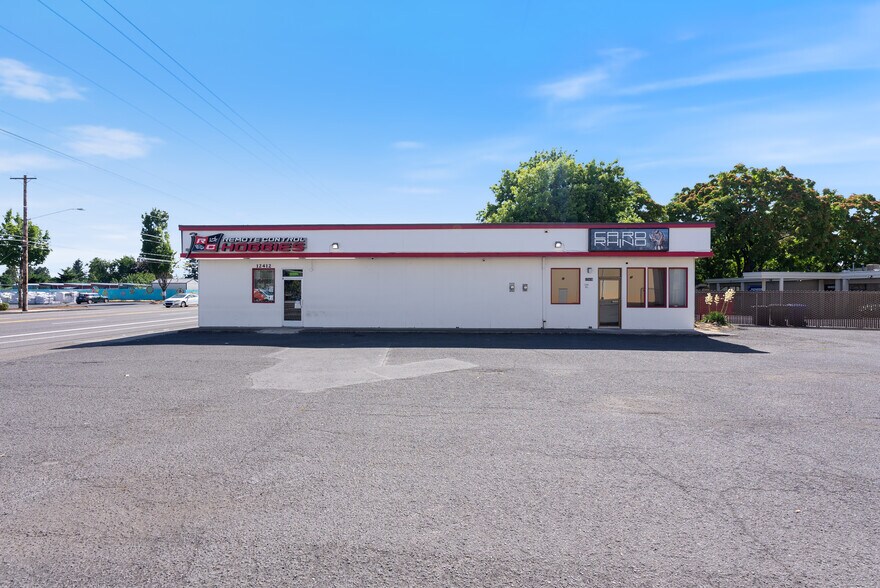 Primary Photo Of 12412 NE Halsey St, Portland Freestanding For Lease