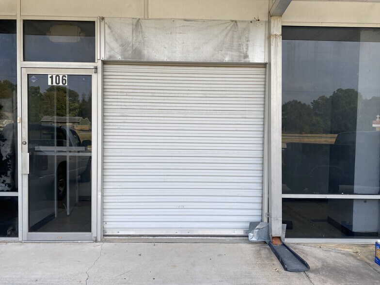 More Photos Of 2530 Old Louetta Loop, Spring Warehouse For Lease