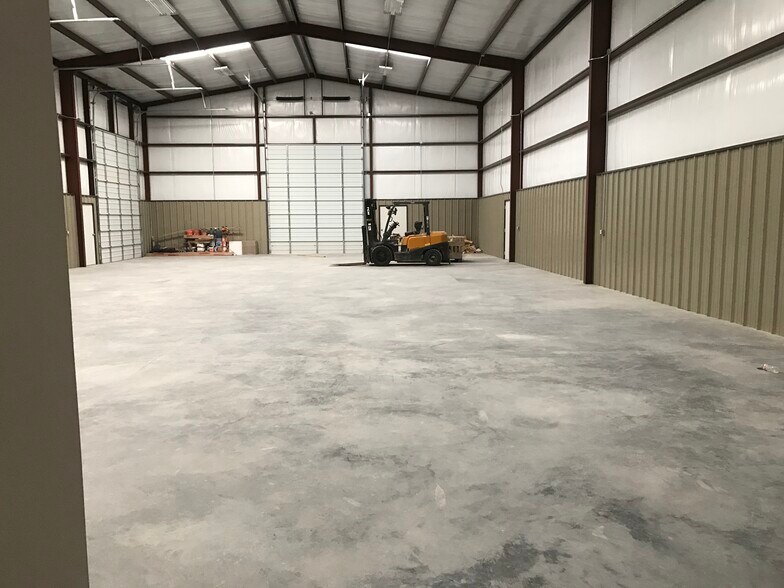 More Photos Of 2812 EAST COUNTY RD 147 rd, Midland Industrial For Lease