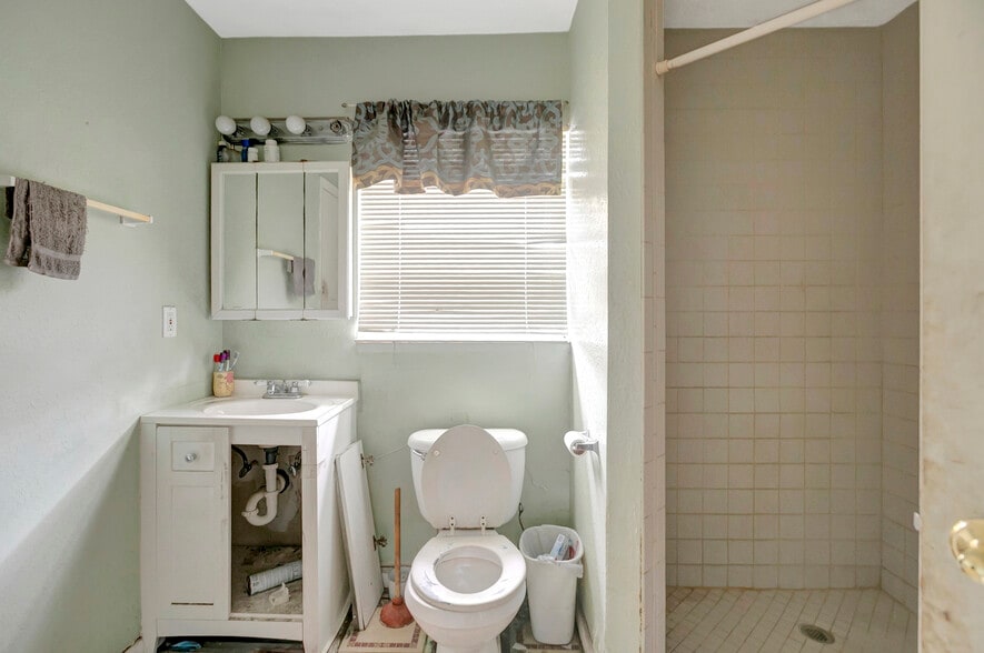 More Photos Of 3909 N 38th St, Tampa Land For Lease