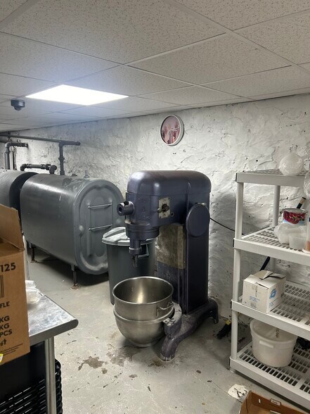 More Photos Of 3516 Ditmars Blvd, Astoria General Retail For Lease