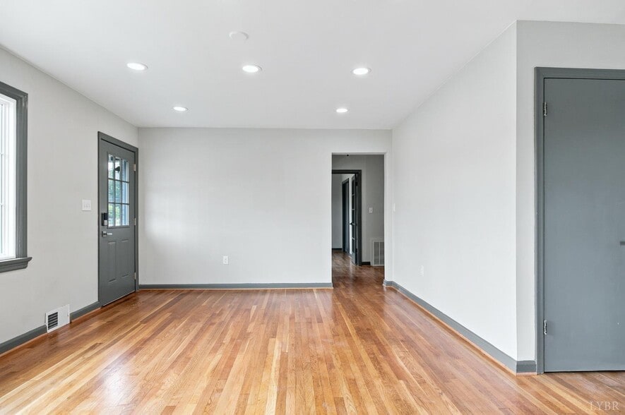 More Photos Of 7609 Timberlake Rd, Lynchburg Office For Sale