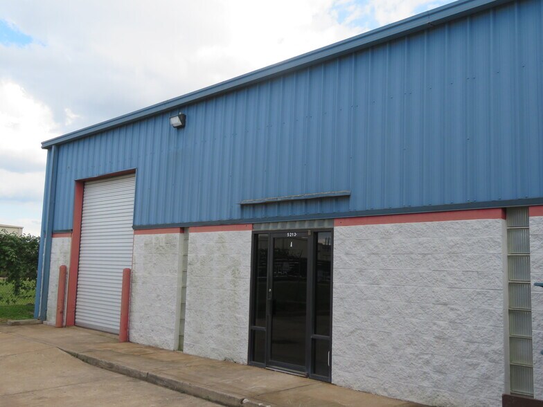 More Photos Of 5213 Brookglen Dr, Houston Light Manufacturing For Lease