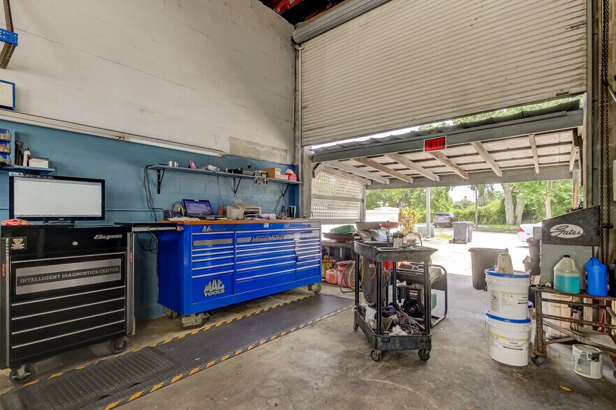 More Photos Of 600 Saint Petersburg Dr E, Oldsmar Auto Repair For Sale