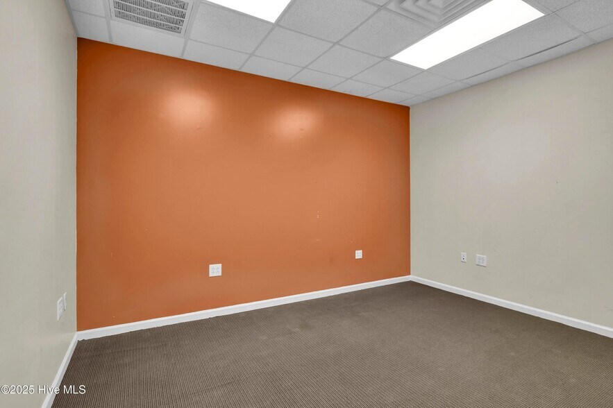 More Photos Of 2105 Capital Dr, Wilmington Warehouse For Lease