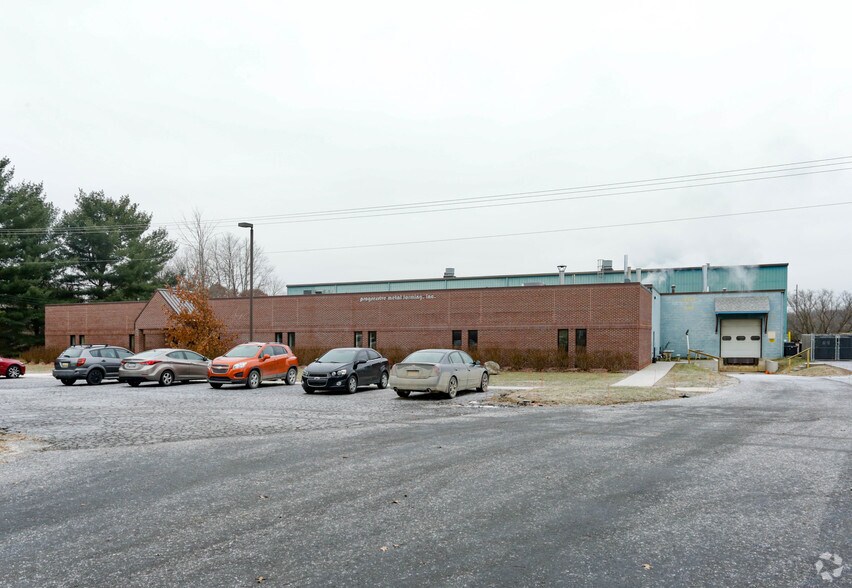 Primary Photo Of 10850 Hall Rd, Whitmore Lake Warehouse For Sale