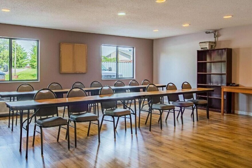 More Photos Of 2820 Hotel Ave, Huntington Hospitality For Sale