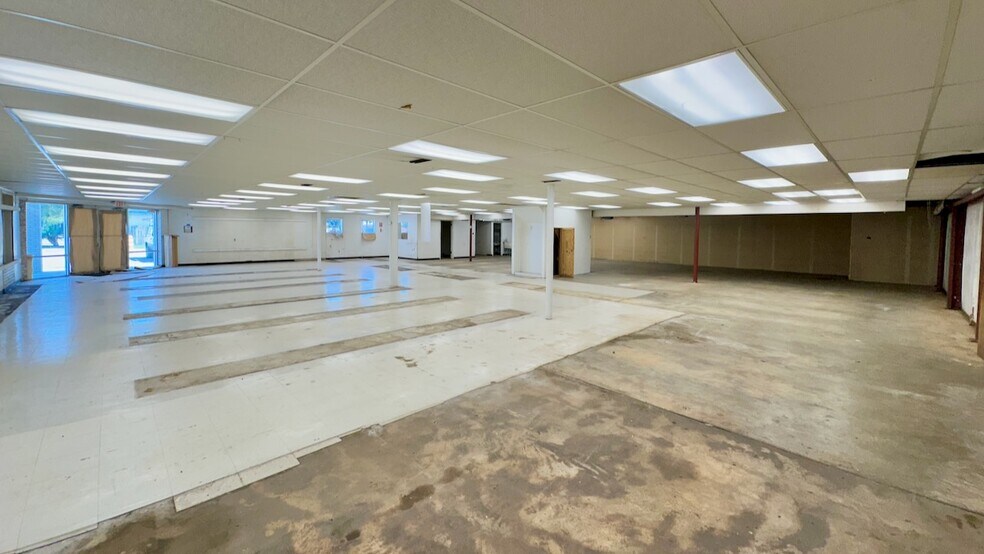 More Photos Of 3107 Spring Hill Ave, Mobile Freestanding For Sale