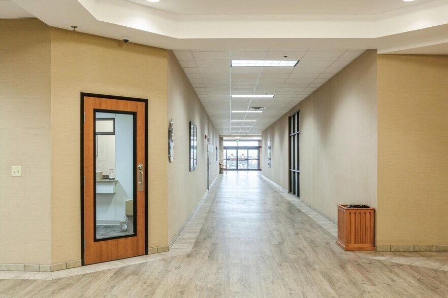 More Photos Of 601 W State Highway 6, Waco Medical For Lease