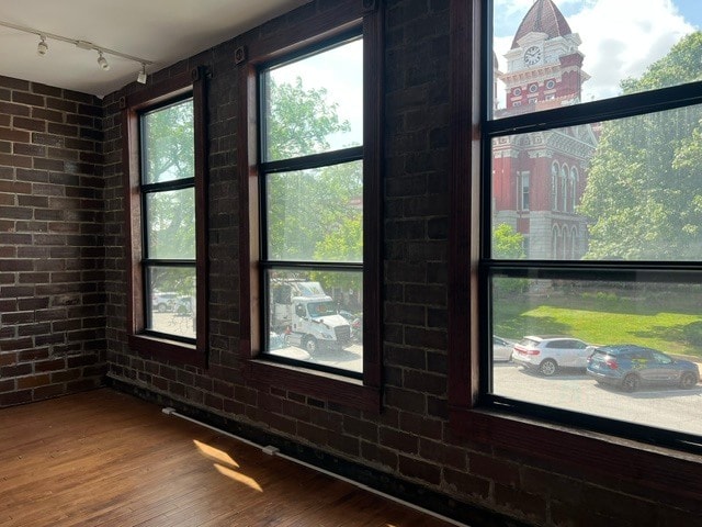 More Photos Of 118 W Clark St, Crown Point Office Residential For Lease