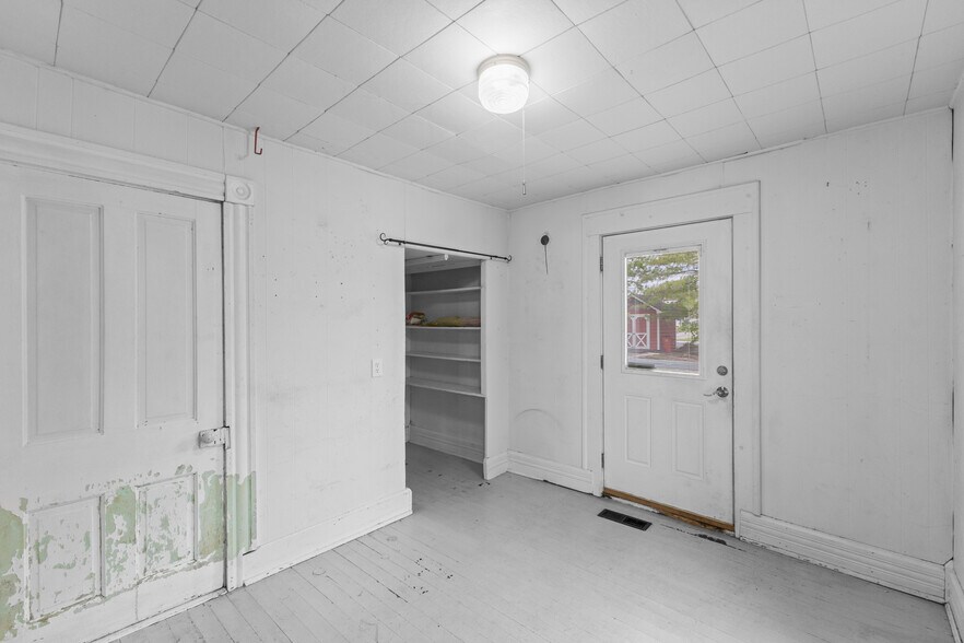 More Photos Of 4103 Broadway, Grove City Freestanding For Sale