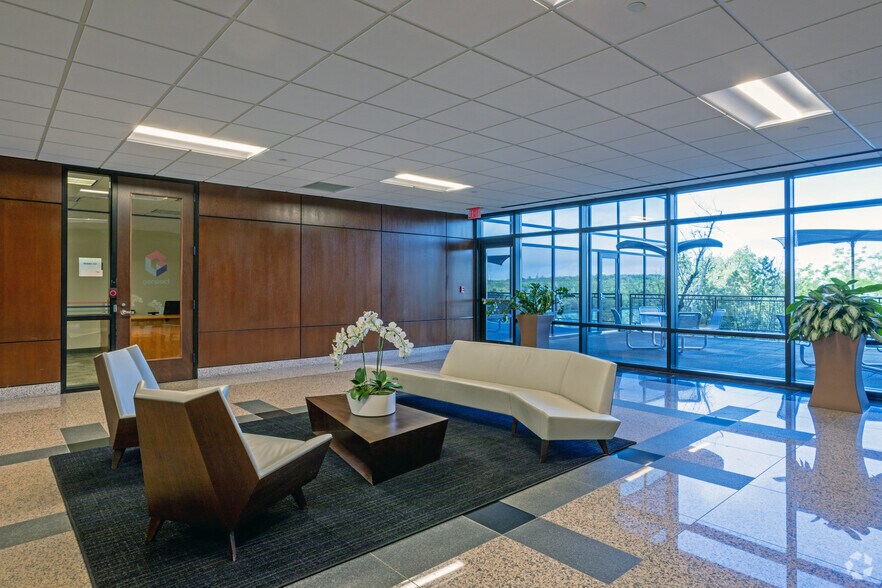 More Photos Of 6500 River Place Blvd, Austin Unknown For Lease