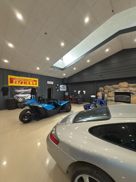 More Photos Of 3549 Lapeer Rd, Metamora Auto Dealership For Lease