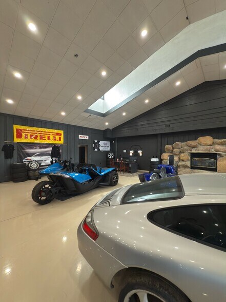 More Photos Of 3549 Lapeer Rd, Metamora Auto Dealership For Lease