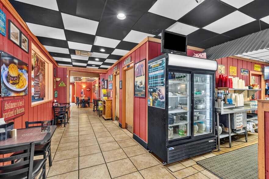 More Photos Of 1638 University Blvd S, Jacksonville Restaurant For Sale