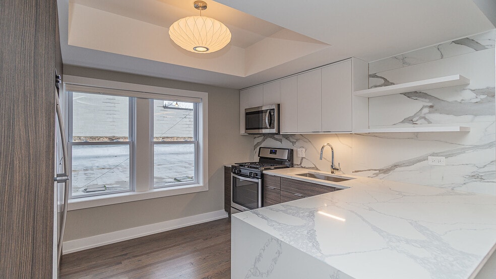 More Photos Of 3124 N Broadway, Chicago Storefront Retail Residential For Sale
