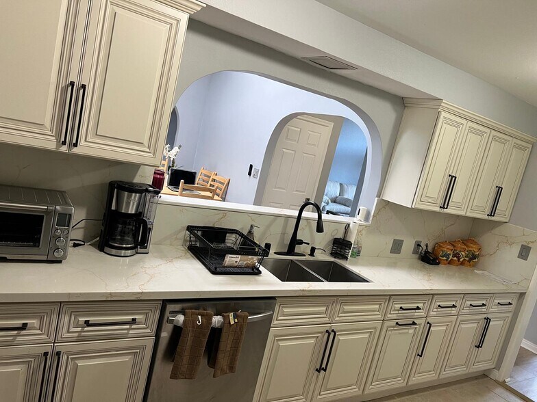 More Photos Of 12701 Darla Ave, Granada Hills Rehabilitation Center For Sale