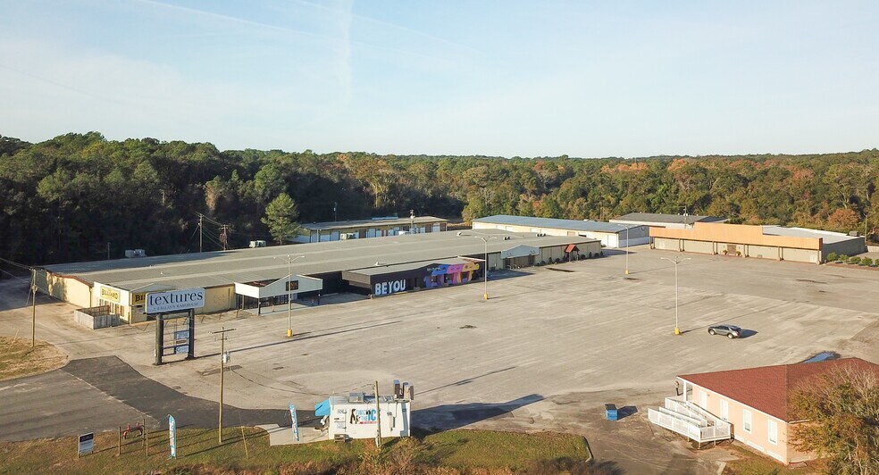 Primary Photo Of 4130 Government Blvd, Mobile General Retail For Lease