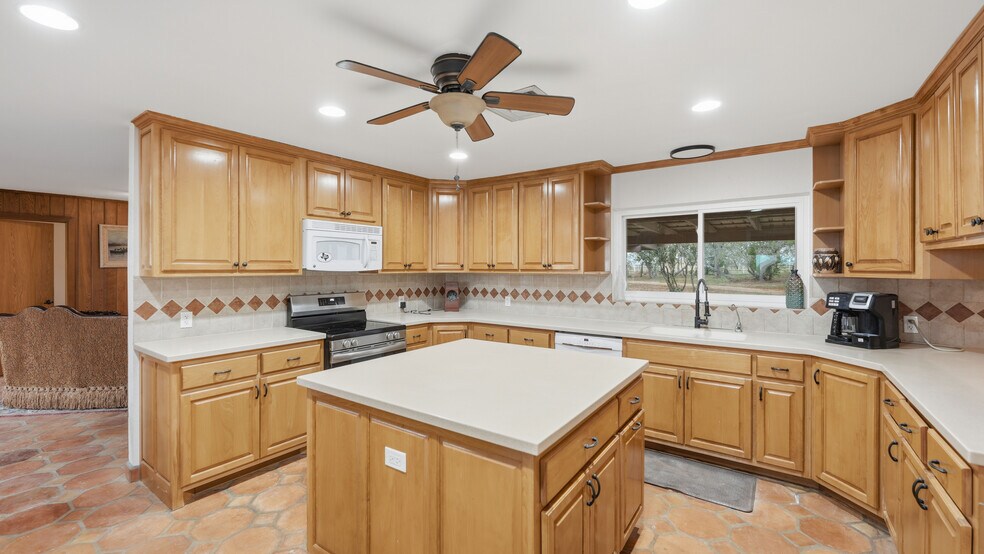 More Photos Of 1211 Leissner School Rd, Seguin Land For Sale