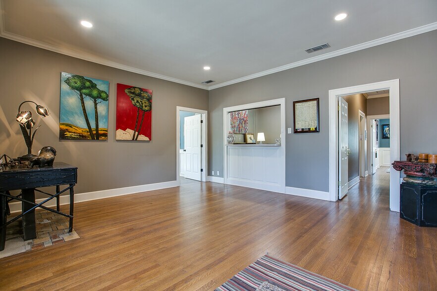 More Photos Of 421 W Concho Ave, San Angelo Office For Lease