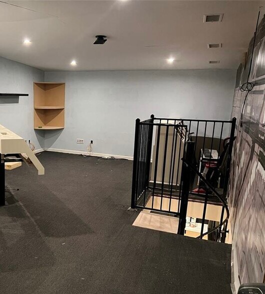 More Photos Of 15002 Iowa St, Austin Warehouse For Lease