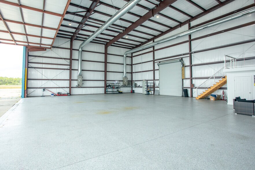 More Photos Of 1001 Airport Rd, Destin Airplane Hangar For Sale