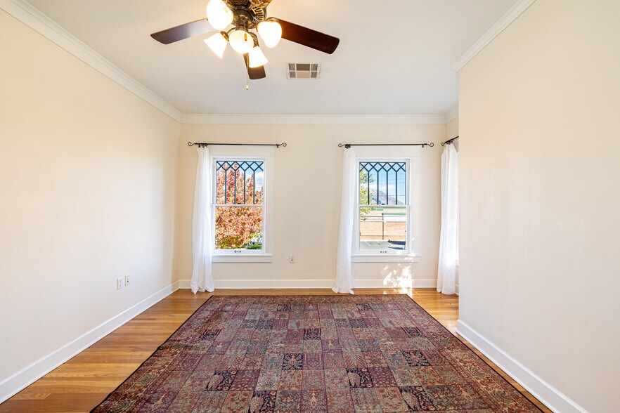 More Photos Of 717 W Riordan Rd, Flagstaff Storefront Retail Office For Sale