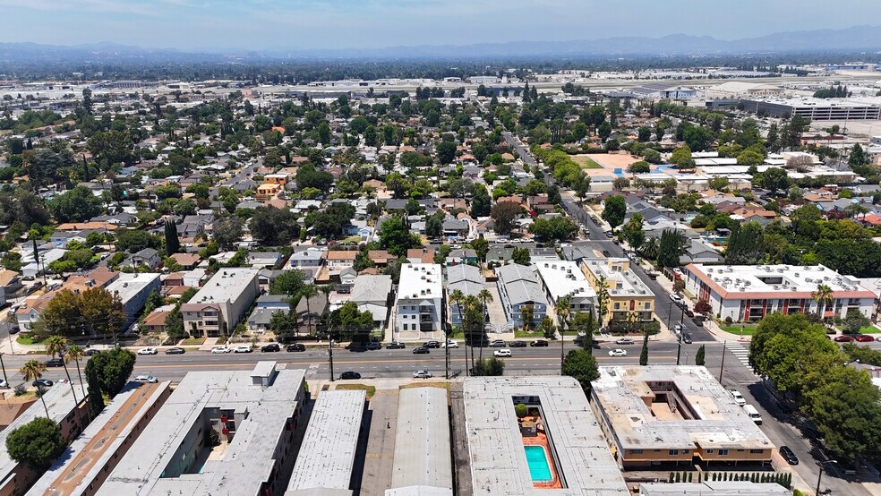 More Photos Of 7437 Haskell Ave, Van Nuys Apartments For Sale