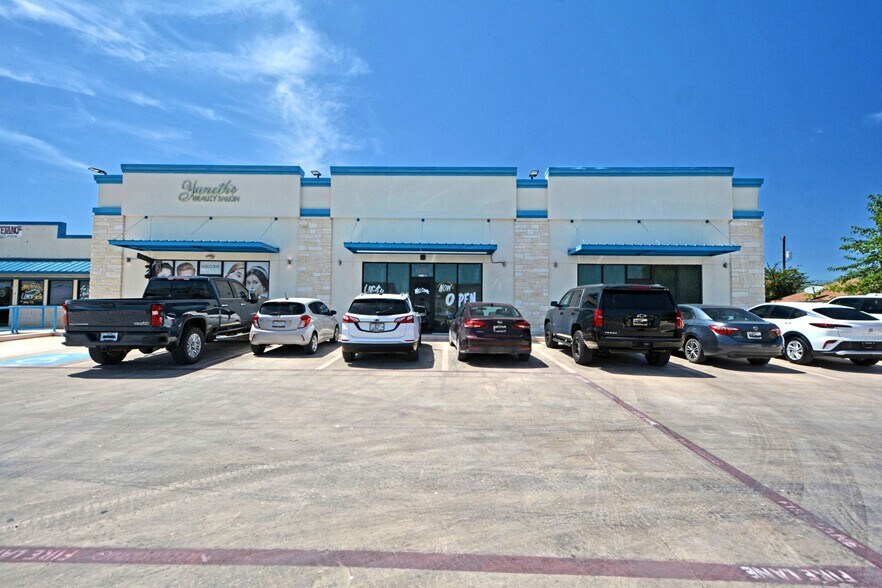 More Photos Of 1071 E TX-46 Hwy, New Braunfels Storefront Retail Office For Lease
