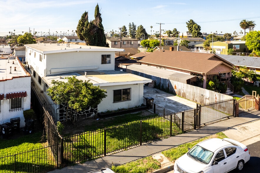 More Photos Of 732 W 76th St, Los Angeles Apartments For Sale