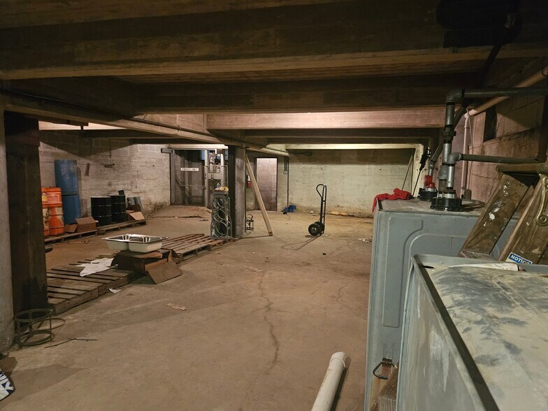 More Photos Of 173 Water St, Bridgeton Warehouse For Sale