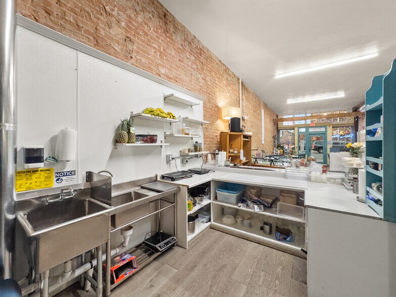 More Photos Of 2556 Washington Blvd, Ogden Storefront For Lease