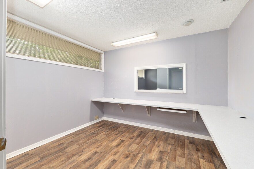 More Photos Of 2801 SW College Rd, Ocala Office For Sale