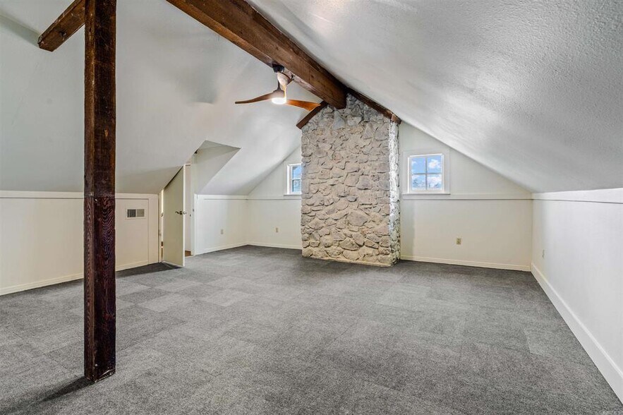 More Photos Of 17940 I 30, Benton Office For Sale