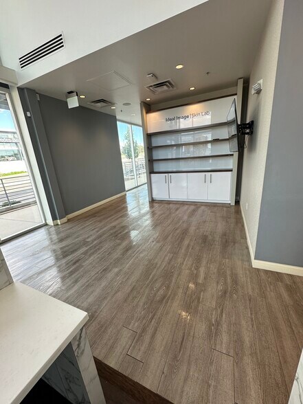 More Photos Of 915 S Colorado Blvd, Denver Freestanding For Lease