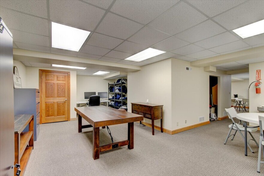 More Photos Of 2919 1st Ave SE, Cedar Rapids Office For Sale
