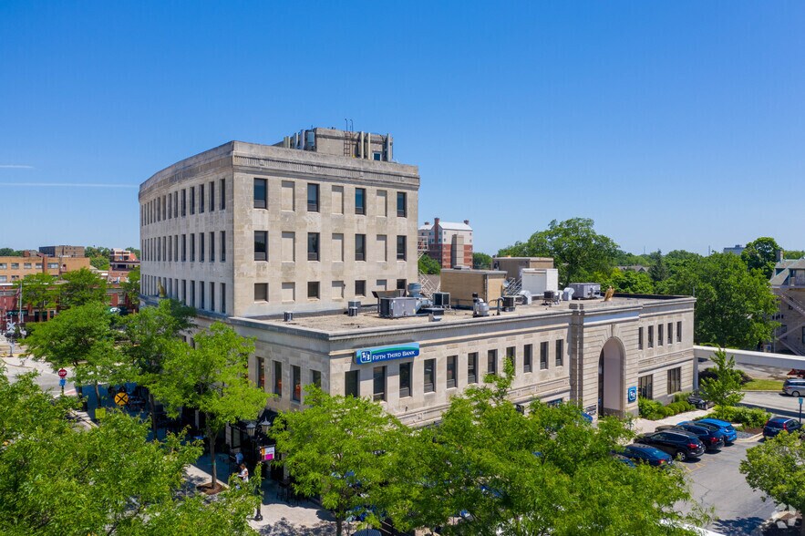 More Photos Of 105 S York St, Elmhurst Office For Lease