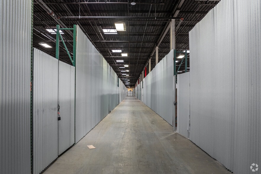 More Photos Of 910 10th St, Plano Warehouse For Lease