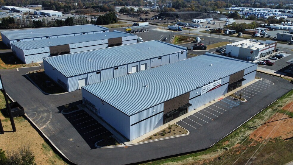 More Photos Of 252 Plemmons Rd, Duncan Unknown For Lease