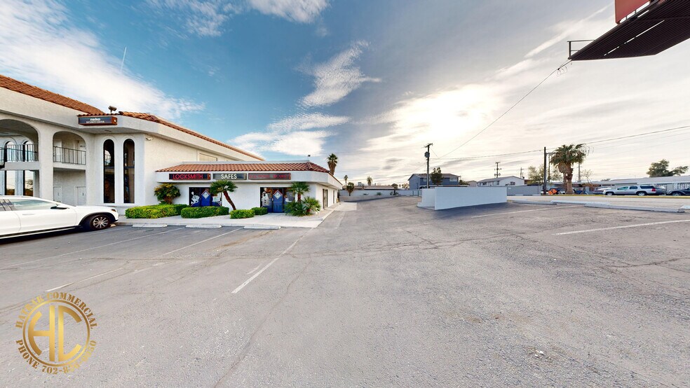 More Photos Of 3201 W Sahara Ave, Las Vegas Office For Lease