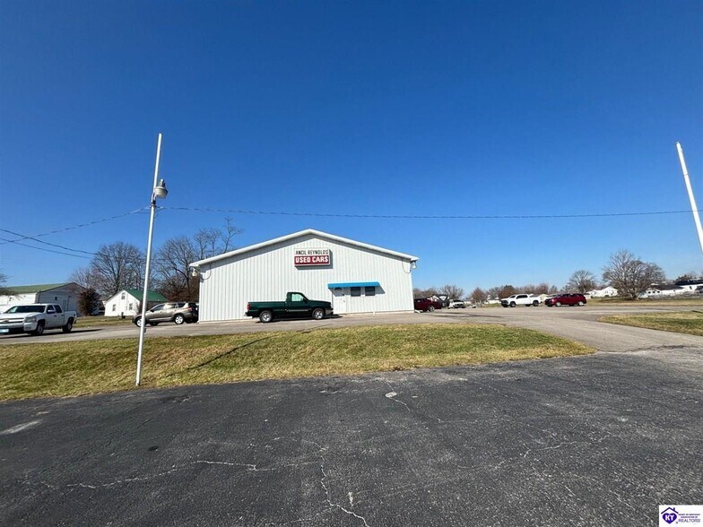 More Photos Of 711 E Broadway St, Campbellsville General Retail For Sale