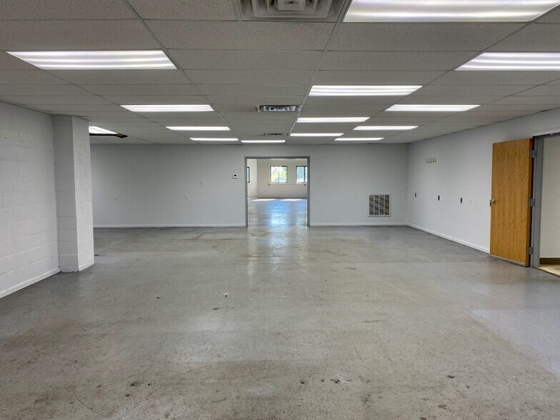 More Photos Of 230 Bilmar Ave, Pittsburgh Light Manufacturing For Lease