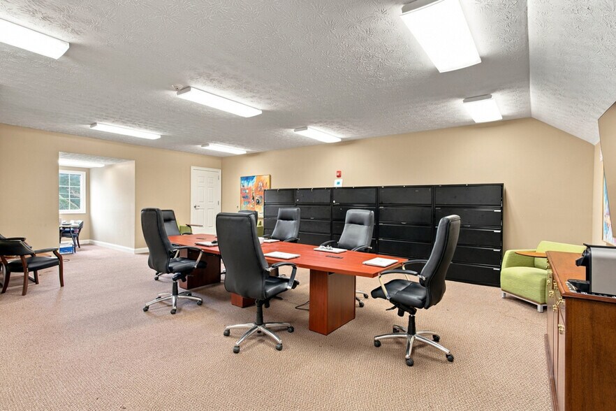 More Photos Of 2092 West Point Rd, Lagrange Bank For Sale