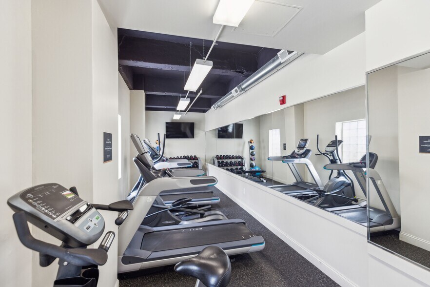 More Photos Of 106 S 16th St, Philadelphia Apartments For Sale