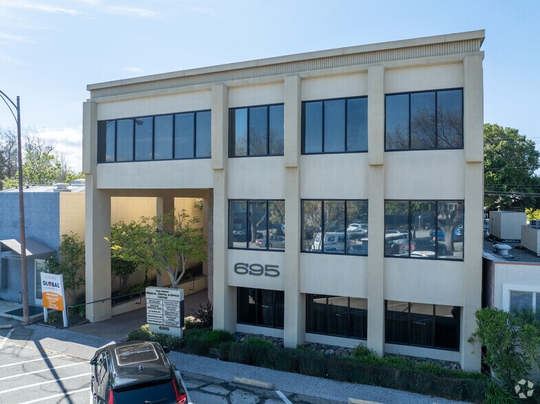 More Photos Of 695 Oak Grove Ave, Menlo Park Medical For Sale